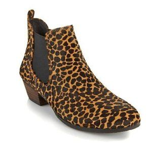 Vince Camuto Muse calf hair leopard ankle boots bootie women’s 7